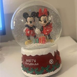 Disney Mickey and Minnie Mouse musical holiday Snow Globe